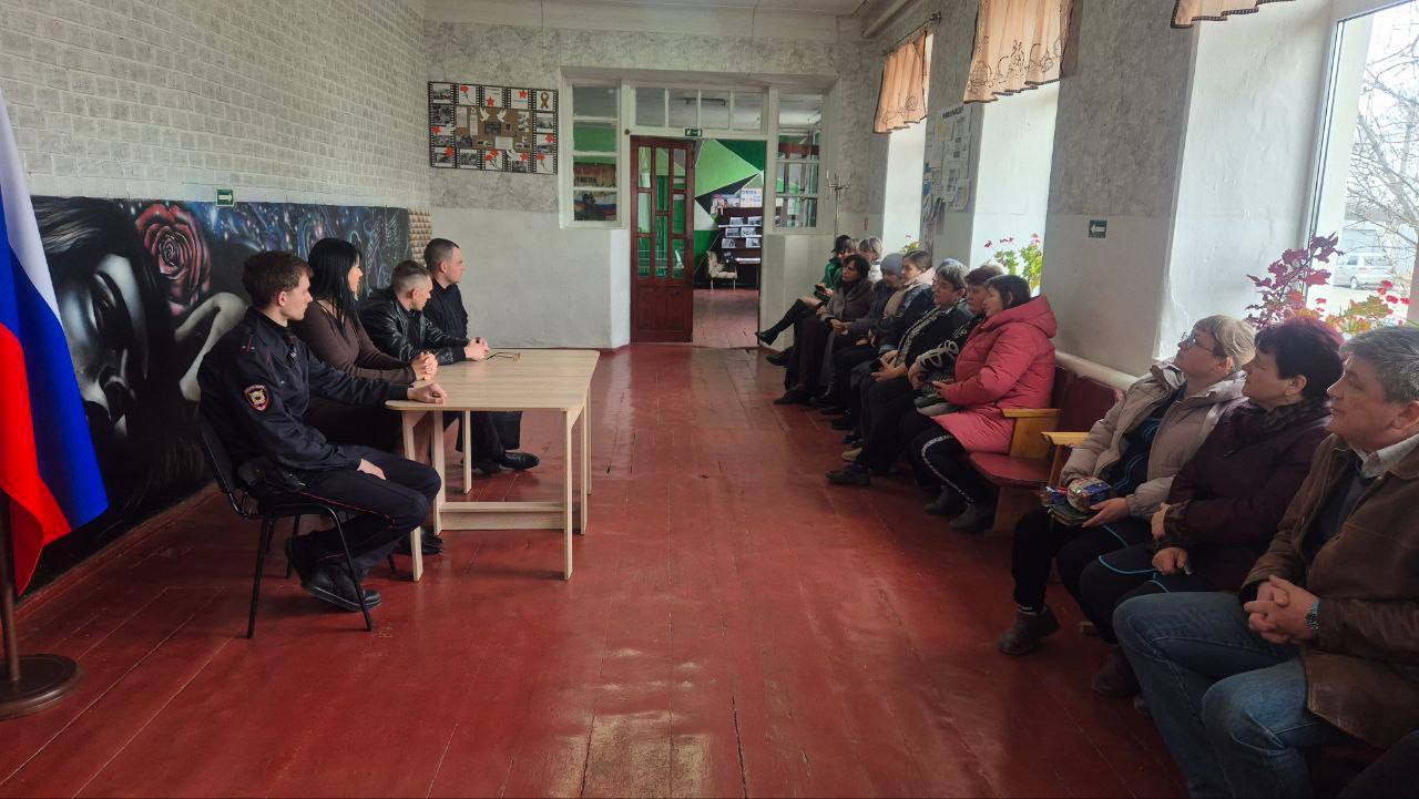 В пгт Нагольно-Тарасовка прошло собрание по вопросам безопасности, организованное по поручению Главы городского округа город Ровеньки В пгт Нагольно-Тарасовка прошло собрание по вопросам безопасности, организованное по поручению Главы городского округа город Ровеньки