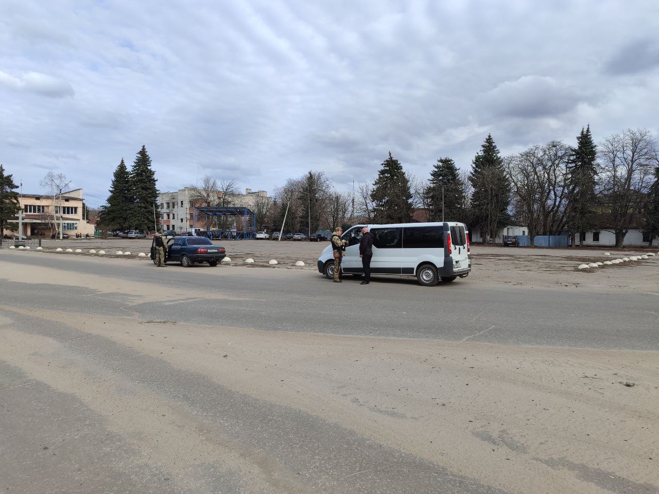 Вячеслав Третьяков: Несмотря на сложную обстановку в округе, жизнь не останавливается, и обеспечение безопасности на дорогах остается нашим безусловным приоритетом Вячеслав Третьяков: Несмотря на сложную обстановку в округе, жизнь не останавливается, и обеспечение безопасности на дорогах остается нашим безусловным приоритетом