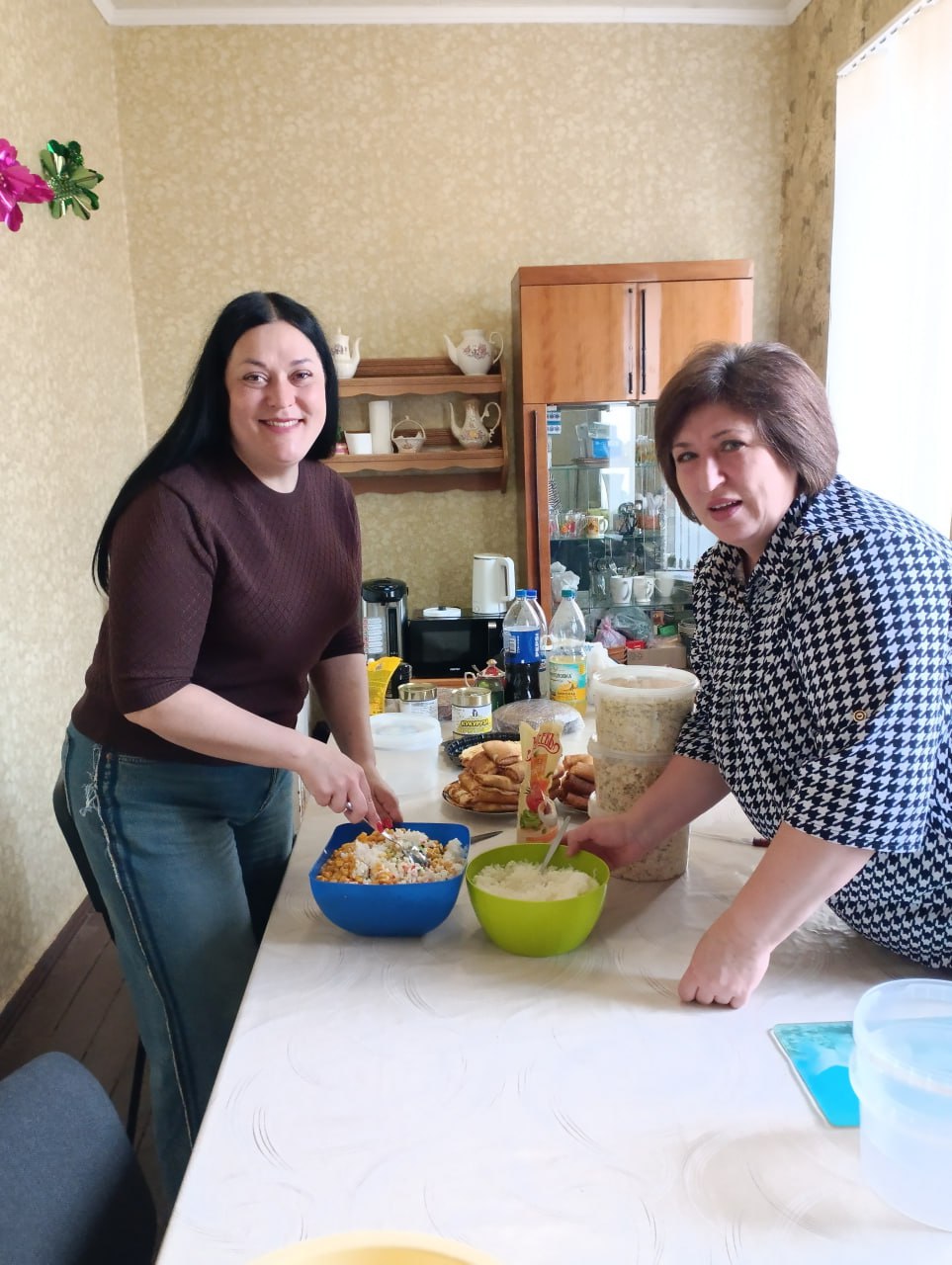 Совет женщин Чернухино поддерживает волонтеров Народного фронта Совет женщин Чернухино поддерживает волонтеров Народного фронта