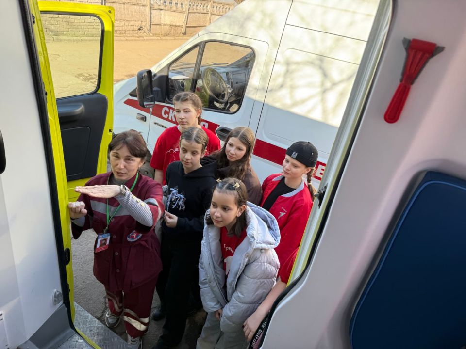 Профориентационная экскурсия на скорую помощь для 20 школьников прошла в Алчевском филиале Луганского центра медицины катастроф Профориентационная экскурсия на скорую помощь для 20 школьников прошла в Алчевском филиале Луганского центра медицины катастроф