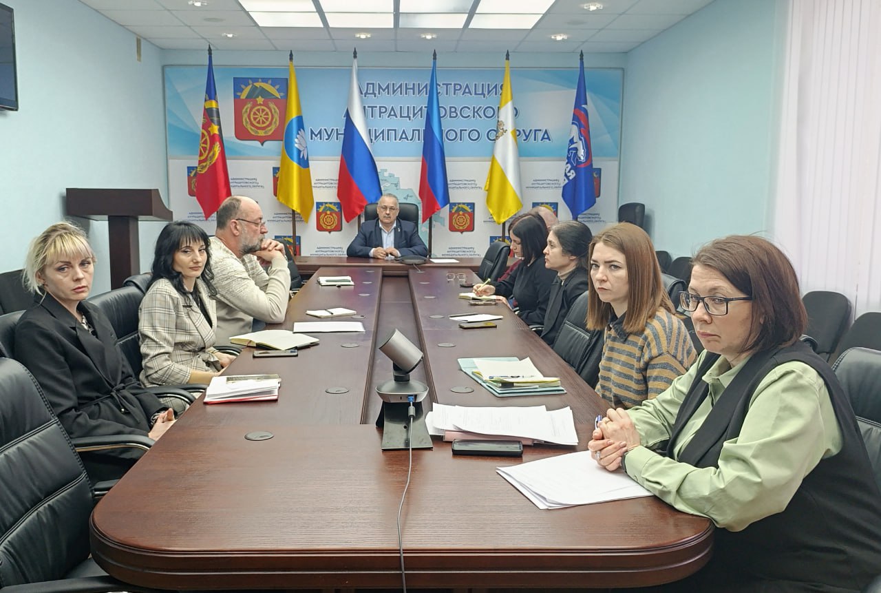 Глава Антрацитовского муниципального округа, Секретарь местного отделения партии «Единая Россия» Сергей Саенко провёл очередной еженедельный приём граждан Глава Антрацитовского муниципального округа, Секретарь местного отделения партии «Единая Россия» Сергей Саенко провёл очередной еженедельный приём граждан