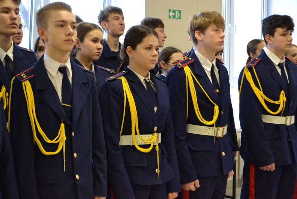 Сегодня в школе имени лётчика-космонавта Г.Т. Берегового состоялось торжественное открытие «Парты Героя» в честь советской лётчицы Валентины Степановны Гризодубовой Сегодня в школе имени лётчика-космонавта Г.Т. Берегового состоялось торжественное открытие «Парты Героя» в честь советской лётчицы Валентины Степановны Гризодубовой