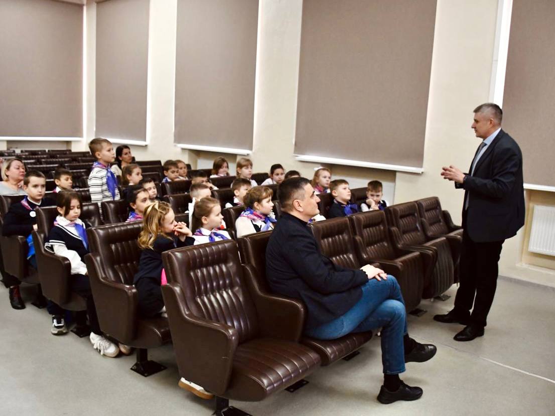 Министр промышленности и торговли ЛНР Владислав Варшавский выступил спикером в «Разговорах о важном» Министр промышленности и торговли ЛНР Владислав Варшавский выступил спикером в «Разговорах о важном»