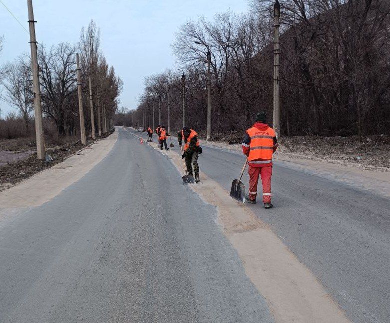 Коммунальными службами проведены работы на территории города Коммунальными службами проведены работы на территории города