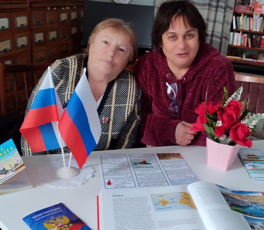 В Лозовской библиотеке прошло историческое досье "Возвращение в родную гавань" В Лозовской библиотеке прошло историческое досье "Возвращение в родную гавань"