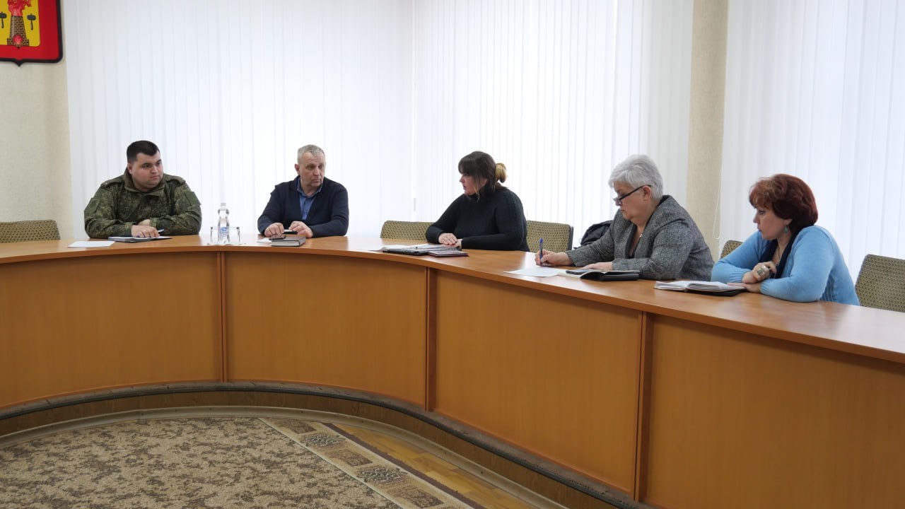 Встреча с семьей погибшего прошла в администрации города Встреча с семьей погибшего прошла в администрации города