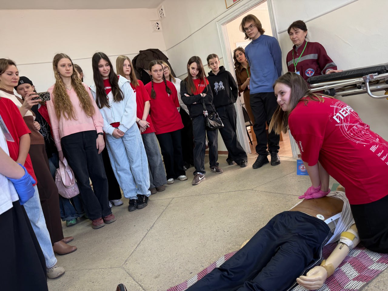 Профориентационная экскурсия на скорую помощь для 20 школьников прошла в Алчевском филиале Луганского центра медицины катастроф Профориентационная экскурсия на скорую помощь для 20 школьников прошла в Алчевском филиале Луганского центра медицины катастроф