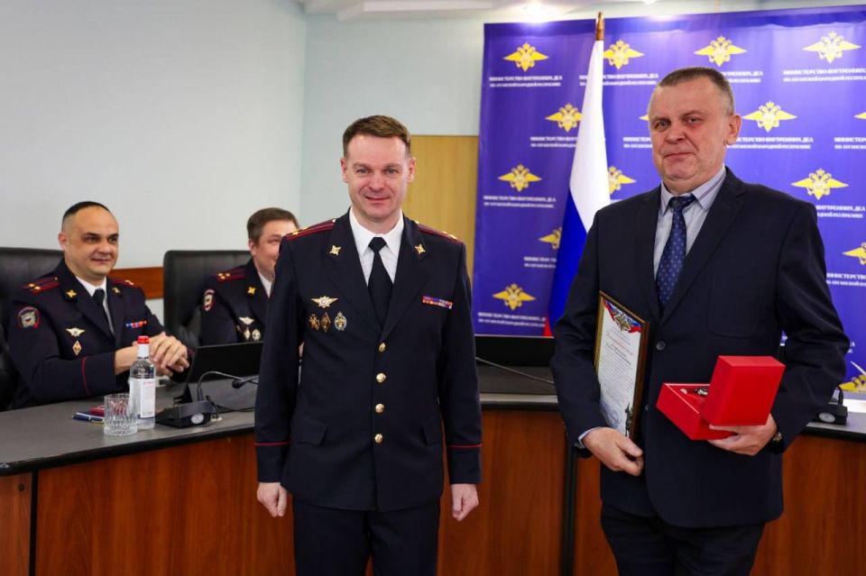 111111 За высокие показатели в службе сотрудников подразделений экономической безопасности и противодействия коррупции отметили наградами 111111 За высокие показатели в службе сотрудников подразделений экономической безопасности и противодействия коррупции отметили наградами