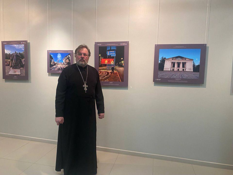 Александр Малькевич: 1111 Дневник военкора: в Саранске открылась фотовыставка Александра Малькевича «СВО: мир и война глазами очевидца» Александр Малькевич: 1111 Дневник военкора: в Саранске открылась фотовыставка Александра Малькевича «СВО: мир и война глазами очевидца»