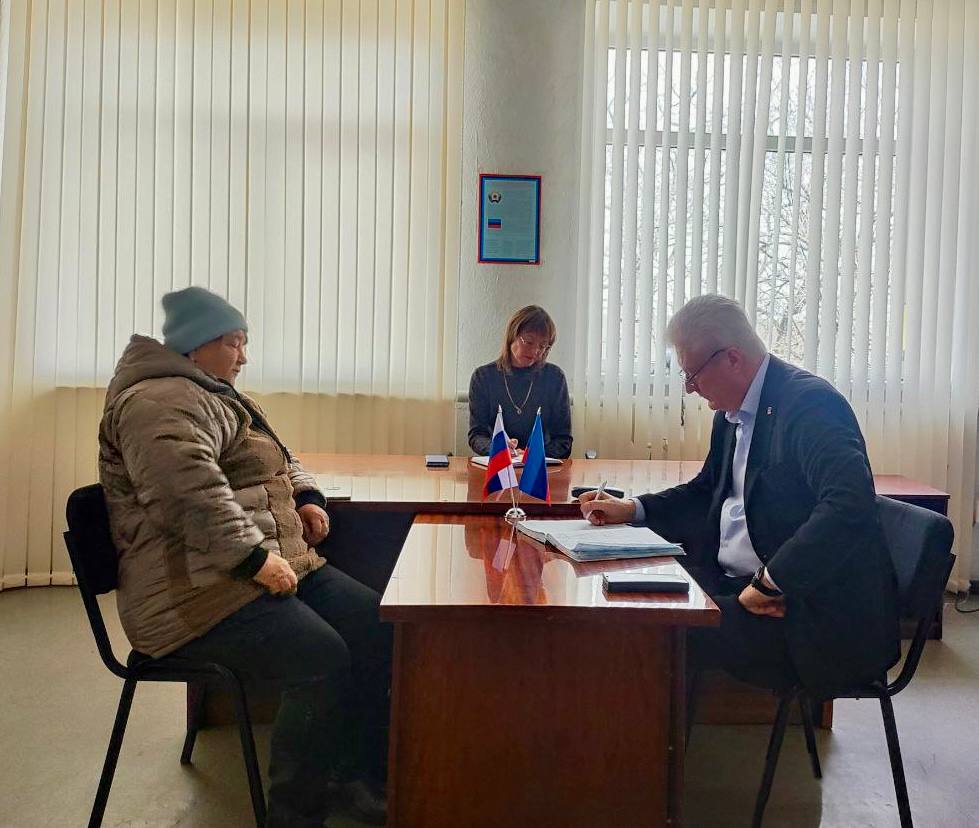 Сергей Козенко: Сегодня, согласно утвержденному графику, провел выездной прием граждан в поселке городского типа Великий Лог Сергей Козенко: Сегодня, согласно утвержденному графику, провел выездной прием граждан в поселке городского типа Великий Лог