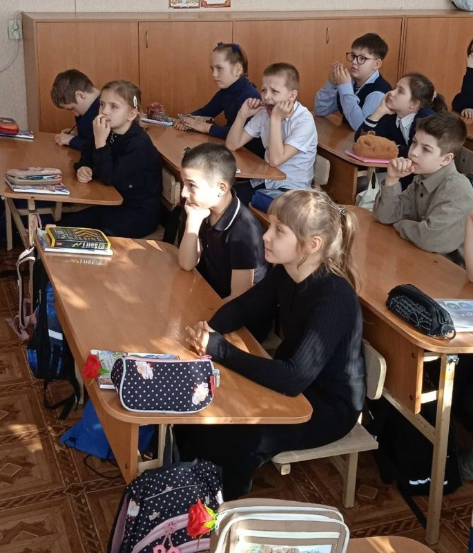 Информационно-познавательную беседу провели с учащимися школы Информационно-познавательную беседу провели с учащимися школы