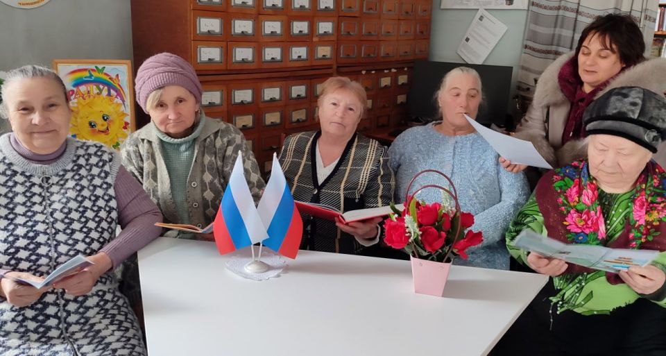 В Лозовской библиотеке прошло историческое досье "Возвращение в родную гавань" В Лозовской библиотеке прошло историческое досье "Возвращение в родную гавань"