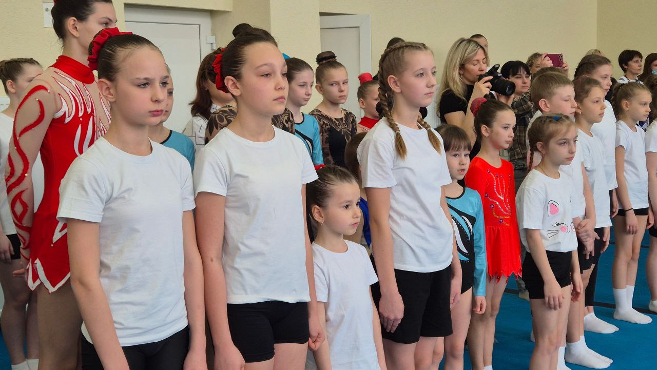 В Стаханове после капитального обновления распахнул двери зал спортивной акробатики В Стаханове после капитального обновления распахнул двери зал спортивной акробатики