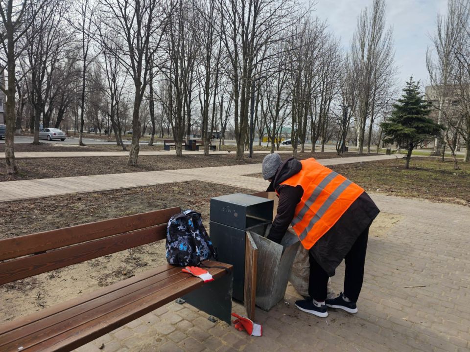 Весна в Ровеньках – время чистоты! Город активно преображается после зимы благодаря неустанному труду коммунальных служб Весна в Ровеньках – время чистоты! Город активно преображается после зимы благодаря неустанному труду коммунальных служб