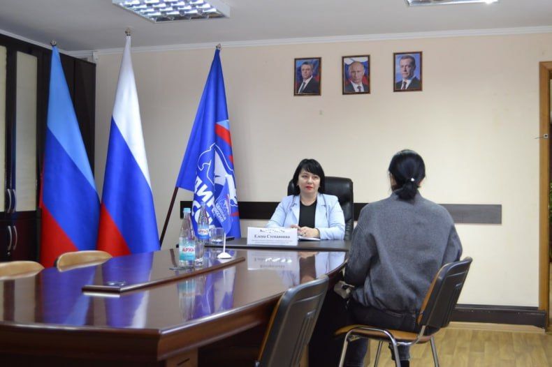 В Свердловской местной общественной приёмной «Единой России» продолжаются приемы граждан В Свердловской местной общественной приёмной «Единой России» продолжаются приемы граждан