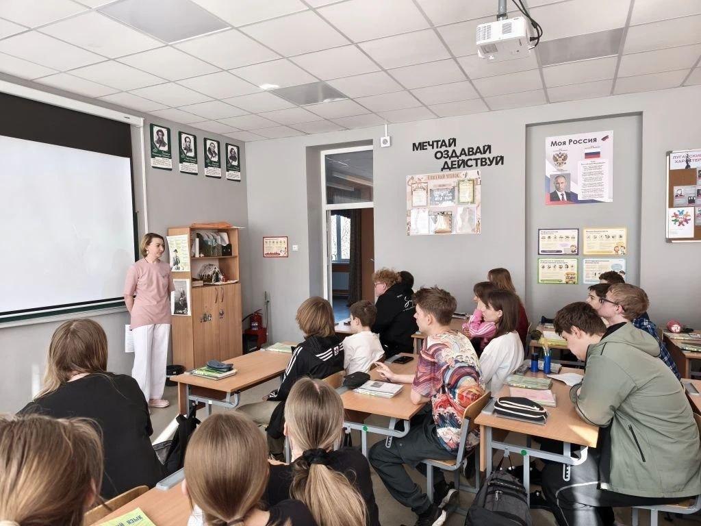 В Свердловске прошла профориентационная встреча для выпускников Свердловской гимназии №2