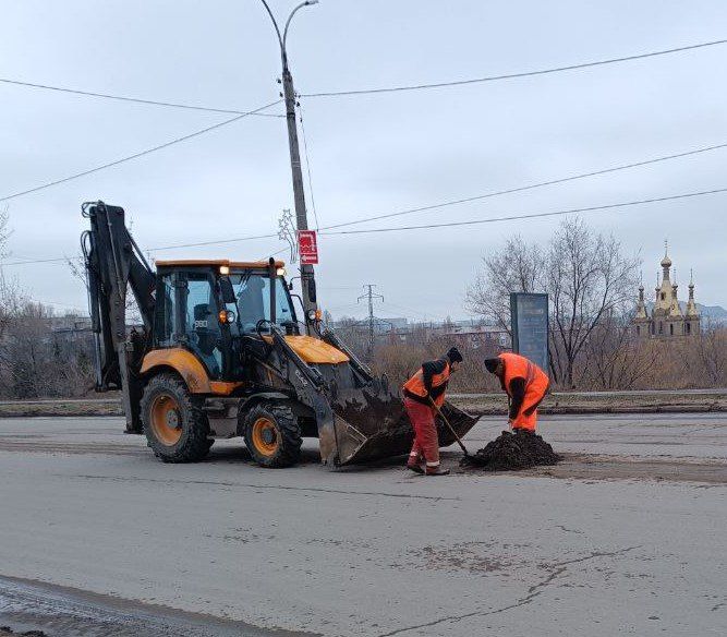 Коммунальными службами проведены работы на территории города Коммунальными службами проведены работы на территории города