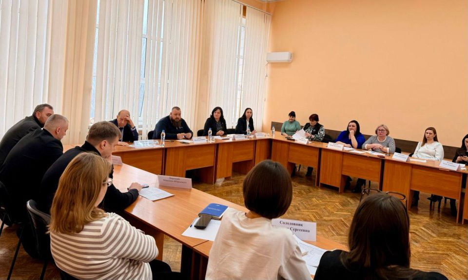Максим Величко: Сегодня провели выездное заседание комитета в Лутугино Максим Величко: Сегодня провели выездное заседание комитета в Лутугино