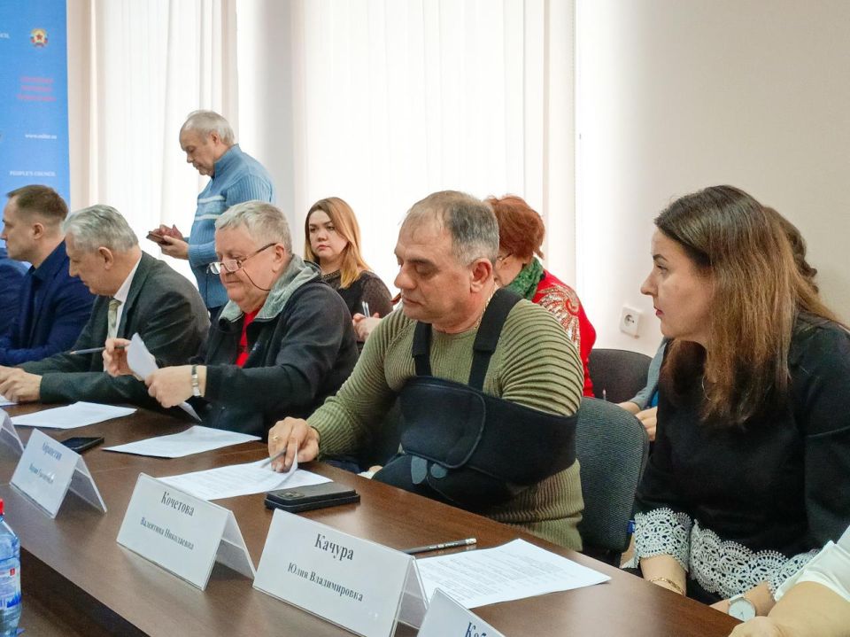 Исполнение украинских песен, не дискредитирующих Российскую Федерацию, в ЛНР не запрещено Исполнение украинских песен, не дискредитирующих Российскую Федерацию, в ЛНР не запрещено