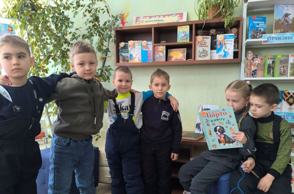 Детская библиотека получила книги от Алтайского Края Детская библиотека получила книги от Алтайского Края