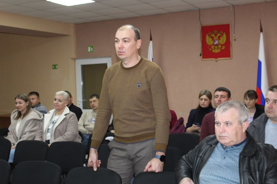 Виталий Коваленко: Сегодня провел еженедельное аппаратное совещание с начальниками структурных подразделений администрации, руководителями предприятий, учреждений и организаций Беловодского муниципального округа Виталий Коваленко: Сегодня провел еженедельное аппаратное совещание с начальниками структурных подразделений администрации, руководителями предприятий, учреждений и организаций Беловодского муниципального округа