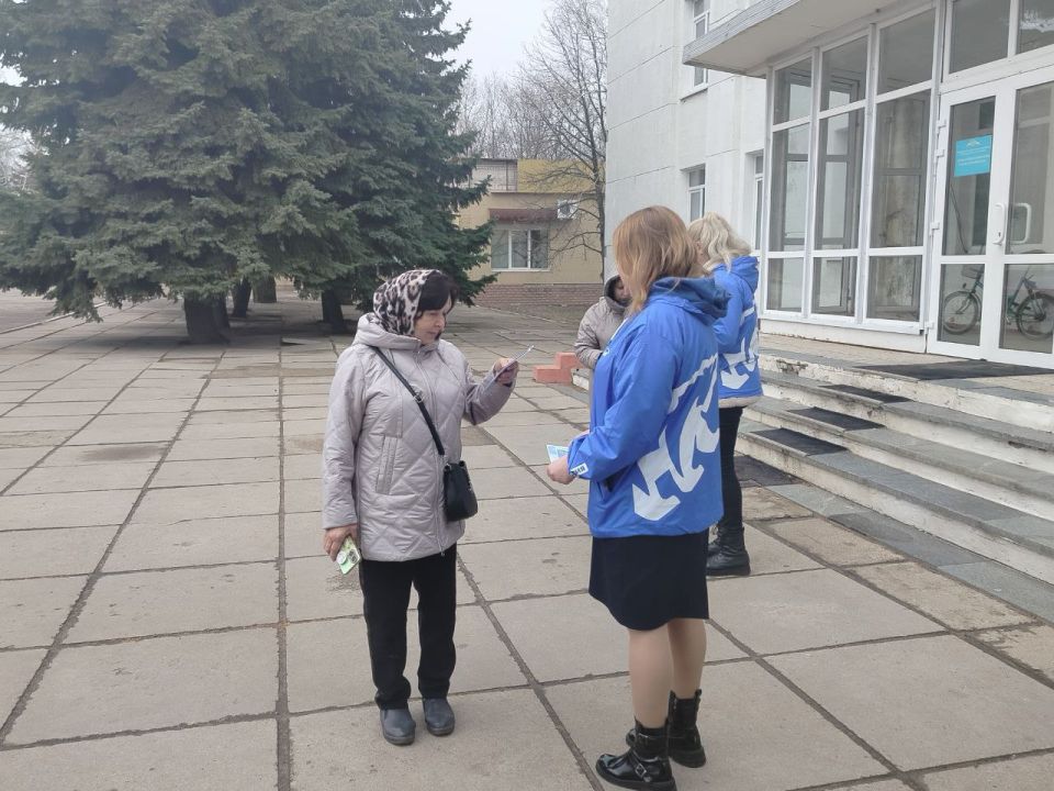 Активисты Первомайского местного отделения «Единой России» почтили память выдающегося земляка Алексея Бахмутского Активисты Первомайского местного отделения «Единой России» почтили память выдающегося земляка Алексея Бахмутского