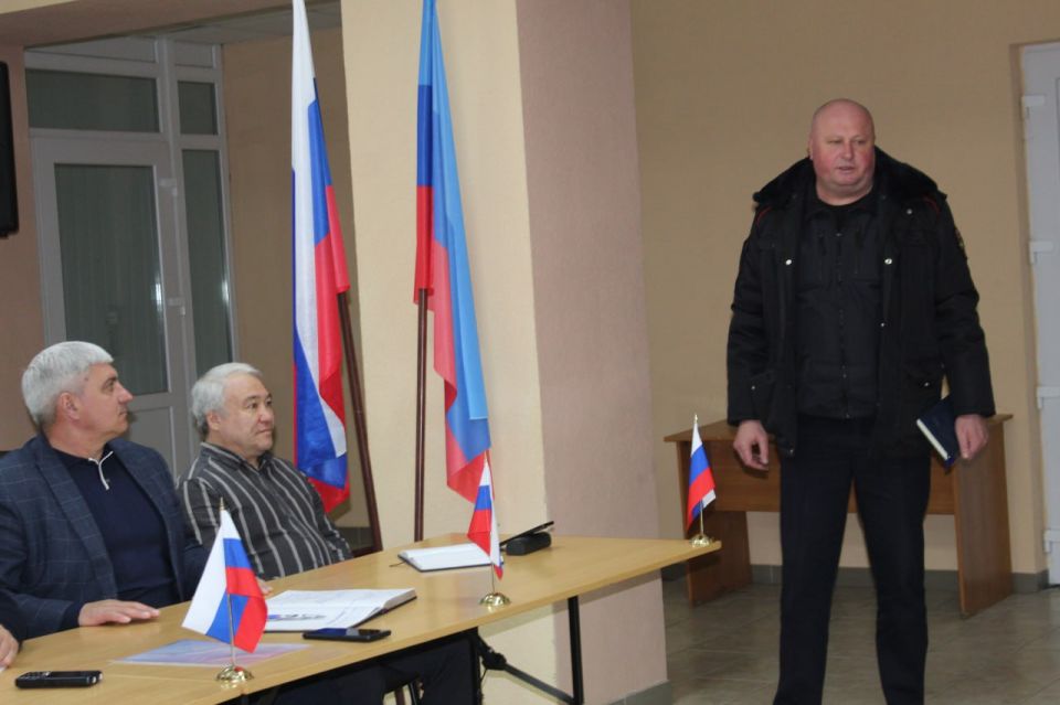 Виталий Коваленко: Сегодня провел еженедельное аппаратное совещание с начальниками структурных подразделений администрации, руководителями предприятий, учреждений и организаций Беловодского муниципального округа Виталий Коваленко: Сегодня провел еженедельное аппаратное совещание с начальниками структурных подразделений администрации, руководителями предприятий, учреждений и организаций Беловодского муниципального округа