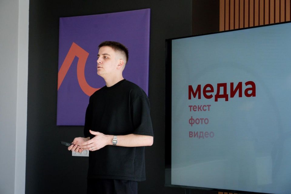 Минмол ЛНР провёл для школьников Луганска и Антрацита мастер-класс по медиа Минмол ЛНР провёл для школьников Луганска и Антрацита мастер-класс по медиа