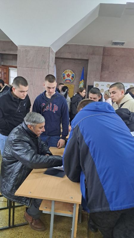 Стартовал новый сезон трудоустройства в АПК: В ЛНР прошла первая в 2026 году ярмарка вакансий Стартовал новый сезон трудоустройства в АПК: В ЛНР прошла первая в 2026 году ярмарка вакансий
