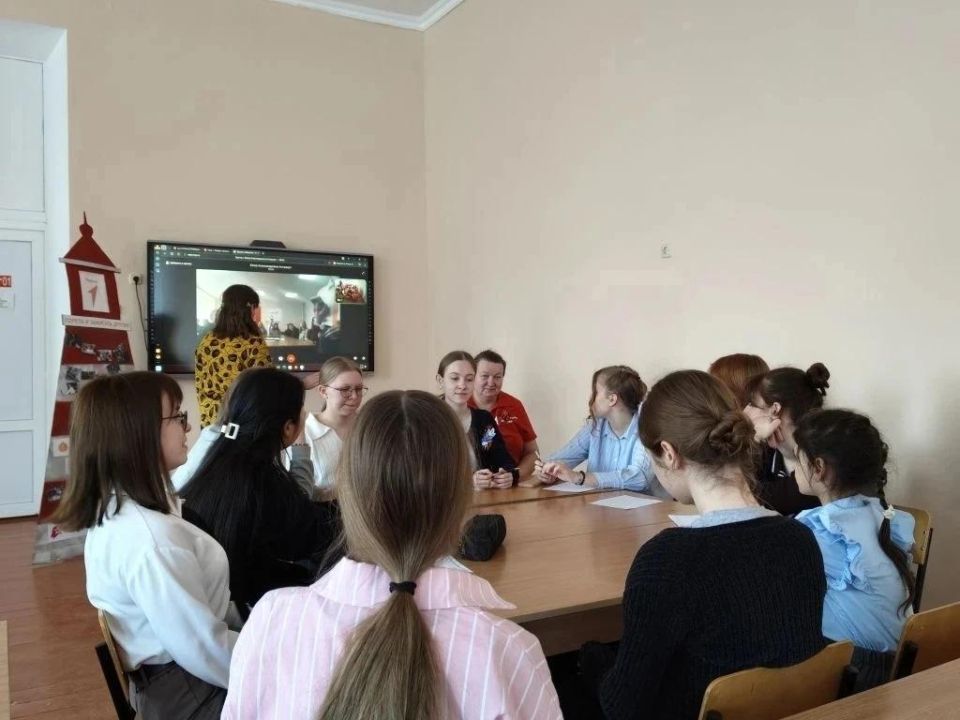 Школьники Ставрополья и Антрацита провели совместный телемост Школьники Ставрополья и Антрацита провели совместный телемост