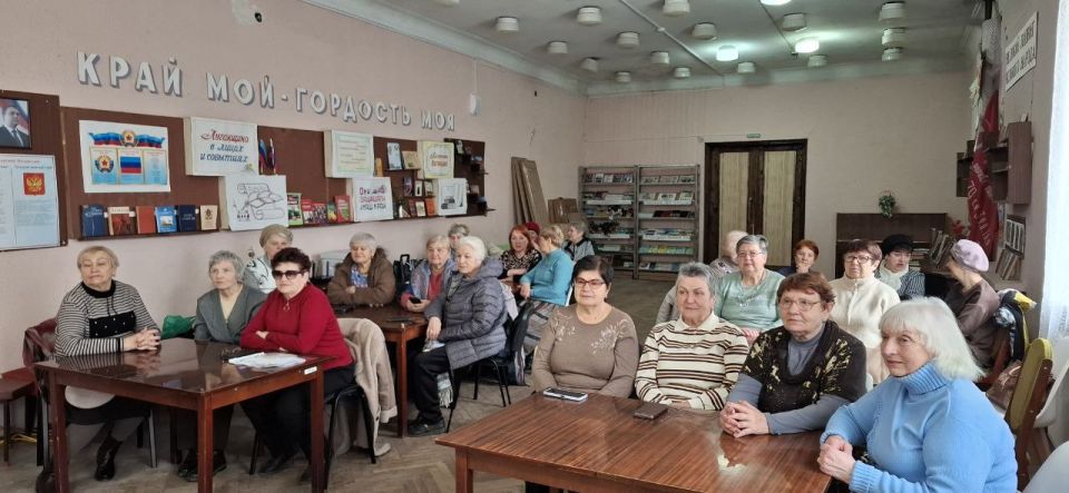 В Красном Луче для слушателей Университета третьего возраста прошло мероприятие «Ирония судьбы», посвященное 85-летию со дня рождения Андрея Миронова В Красном Луче для слушателей Университета третьего возраста прошло мероприятие «Ирония судьбы», посвященное 85-летию со дня рождения Андрея Миронова