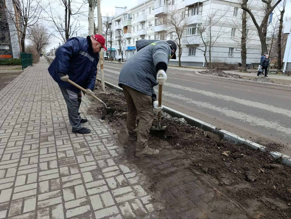 В Северодонецке состоялся общегородской субботник В Северодонецке состоялся общегородской субботник