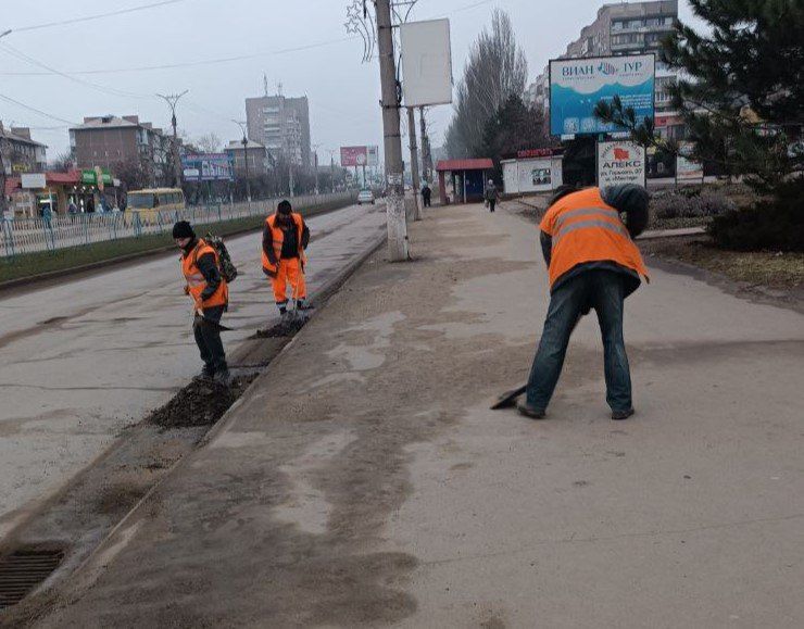 Коммунальными службами проведены работы на территории города Коммунальными службами проведены работы на территории города