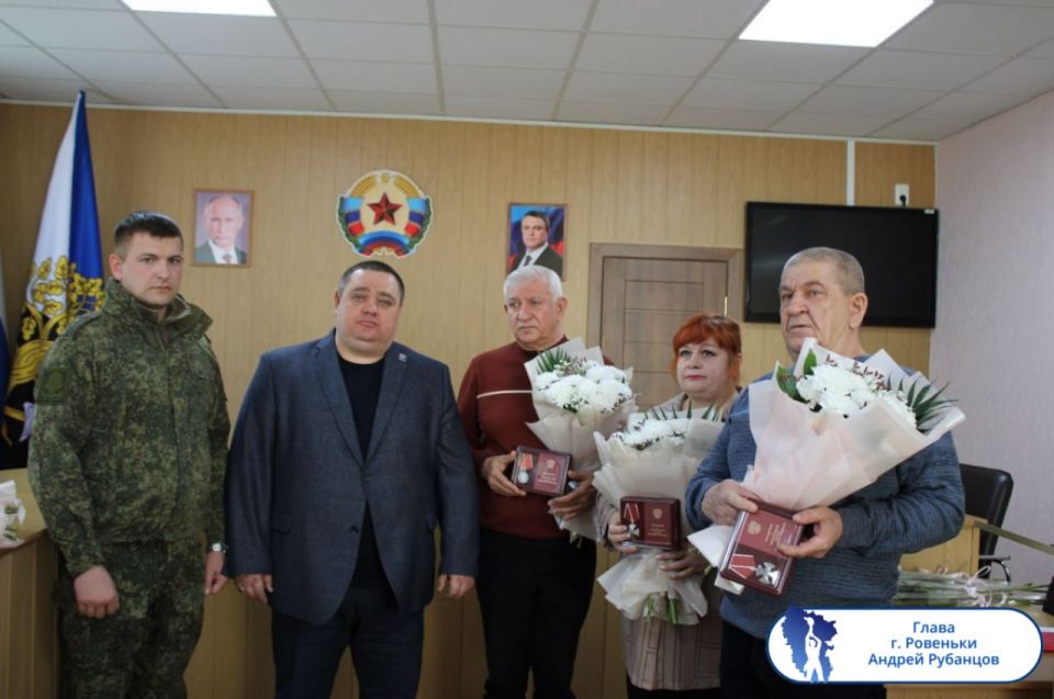 Подборка о ГЛАВном. Глава Станично-Луганского округа - Альберт Зинченко Подборка о ГЛАВном. Глава Станично-Луганского округа - Альберт Зинченко
