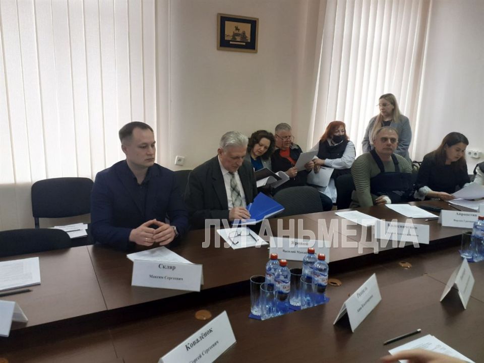 Состоялось расширенное совещание Комитета Народного Совета Луганской Народной Республики по взаимодействию с общественными объединениями, информационной политике и межпарламентскому сотрудничеству Состоялось расширенное совещание Комитета Народного Совета Луганской Народной Республики по взаимодействию с общественными объединениями, информационной политике и межпарламентскому сотрудничеству