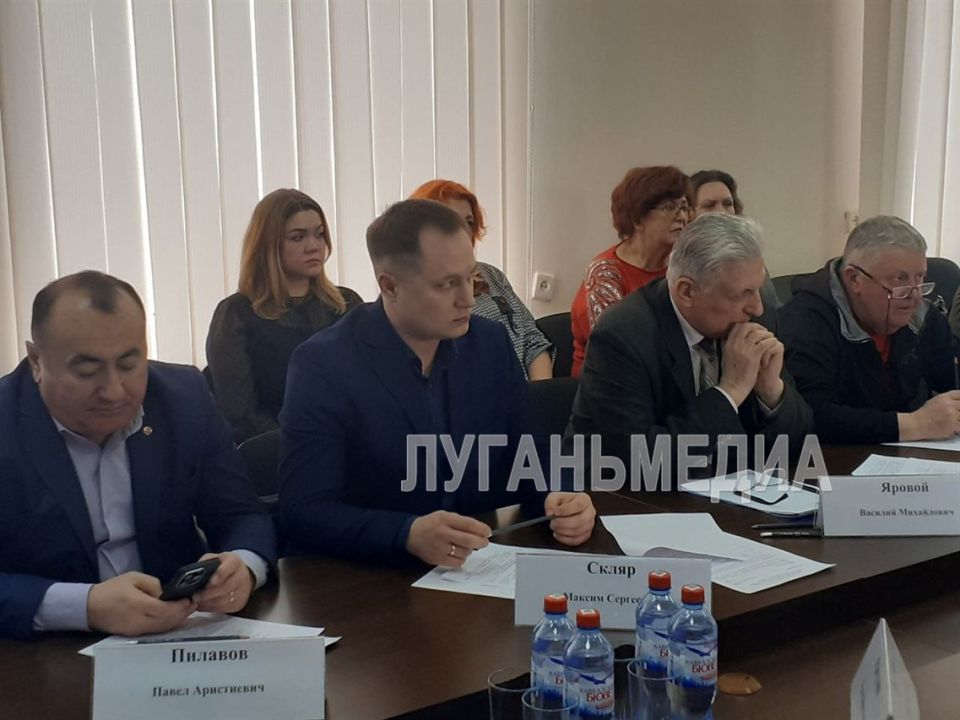 Состоялось расширенное совещание Комитета Народного Совета Луганской Народной Республики по взаимодействию с общественными объединениями, информационной политике и межпарламентскому сотрудничеству Состоялось расширенное совещание Комитета Народного Совета Луганской Народной Республики по взаимодействию с общественными объединениями, информационной политике и межпарламентскому сотрудничеству