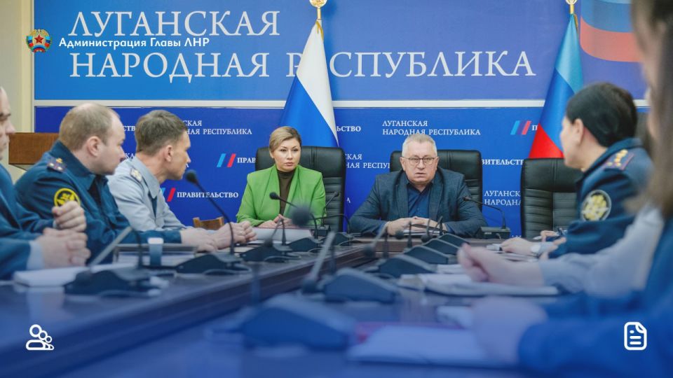 В городе Суходольск ведутся работы по ремонту кровель шефом-регионом Тюменской областью В городе Суходольск ведутся работы по ремонту кровель шефом-регионом Тюменской областью