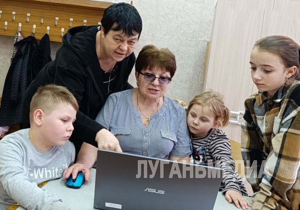 В Центре внешкольной работы «Синяя птица» города Кировска прошла Родительская неделя В Центре внешкольной работы «Синяя птица» города Кировска прошла Родительская неделя
