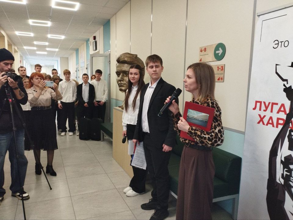 Выставка «Верности клятве вашей – бессмертие» открыла «Маршрут Памяти» Олега Кошевого в Антраците Выставка «Верности клятве вашей – бессмертие» открыла «Маршрут Памяти» Олега Кошевого в Антраците