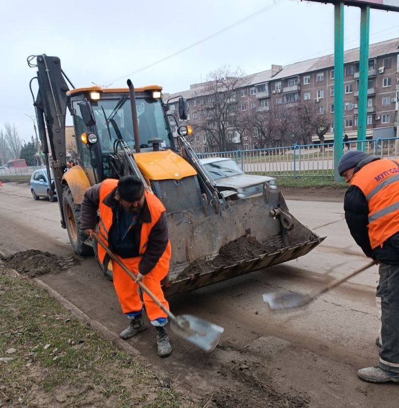 Коммунальными службами проведены работы на территории города Коммунальными службами проведены работы на территории города