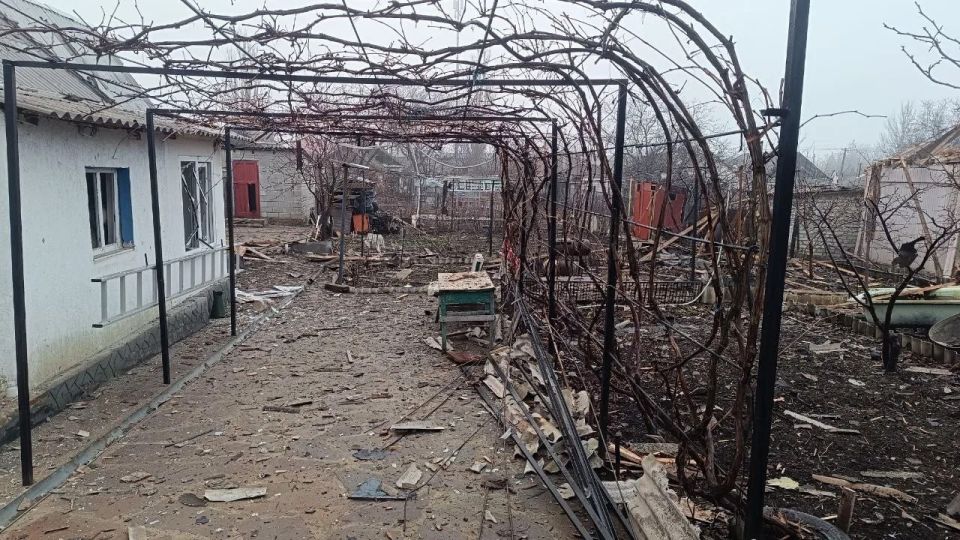 11 домов в Ровеньках пострадали в результате ночной атаки вражеских БПЛА 11 домов в Ровеньках пострадали в результате ночной атаки вражеских БПЛА