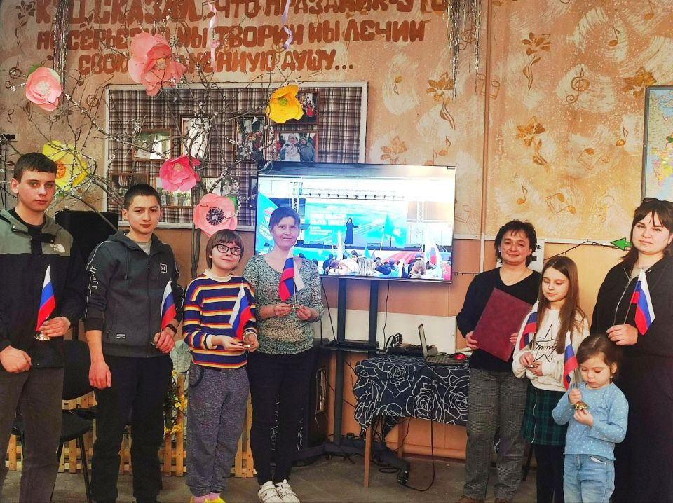 В Каменском сельском клубе прошло мероприятие ко Дню воссоединения Крыма с Россией В Каменском сельском клубе прошло мероприятие ко Дню воссоединения Крыма с Россией