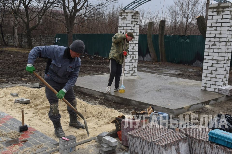 В Стаханове откроют мемориал чернобыльцам В Стаханове откроют мемориал чернобыльцам