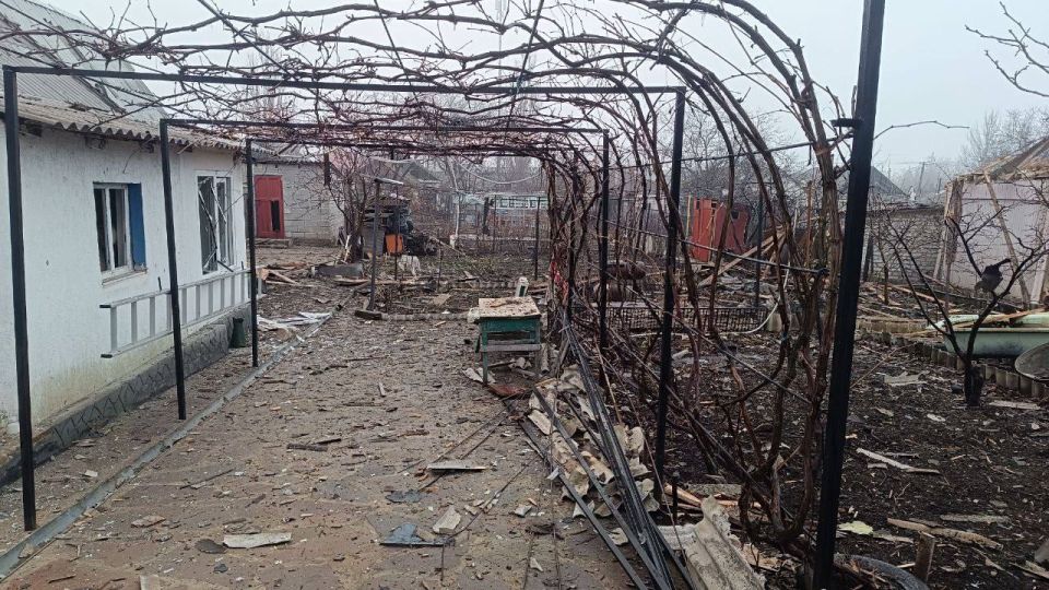 Рано утром ВСУ атаковали один из тыловых районов ЛНР Рано утром ВСУ атаковали один из тыловых районов ЛНР