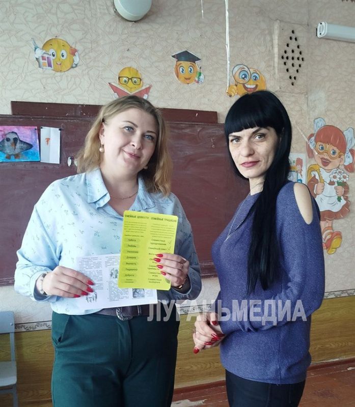 В Центре внешкольной работы «Синяя птица» города Кировска прошла Родительская неделя В Центре внешкольной работы «Синяя птица» города Кировска прошла Родительская неделя