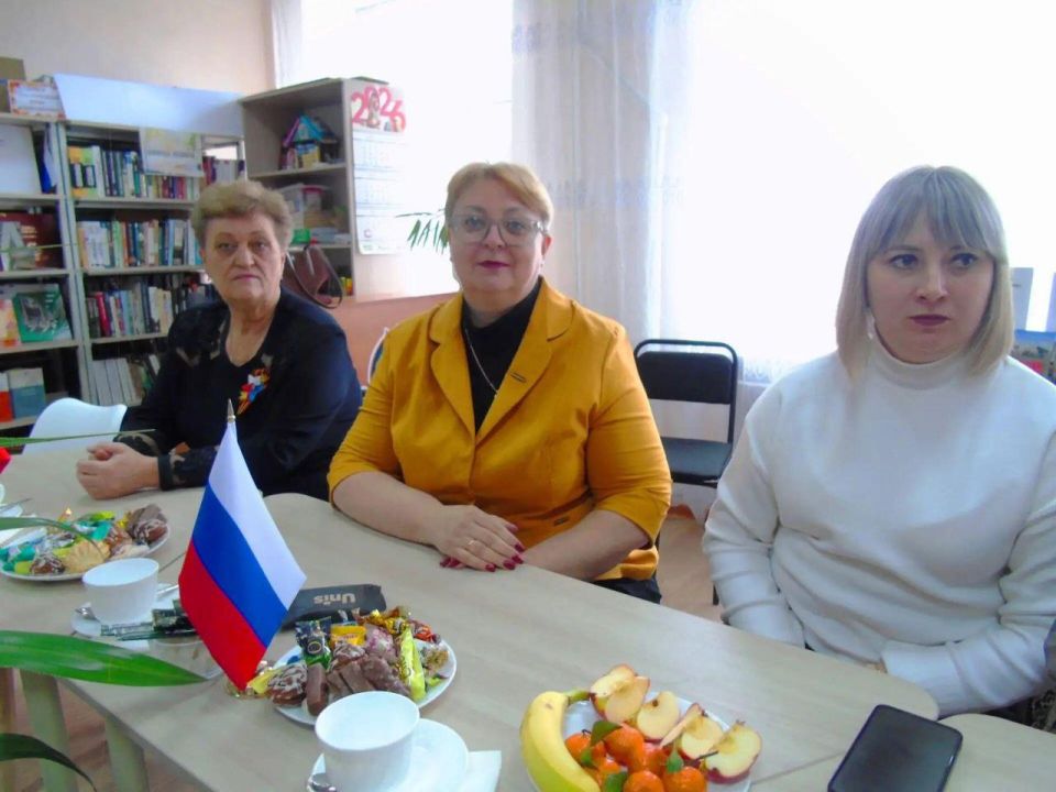 В Славяносербске прошла встреча с жёнами и мамами участников специальной военной операции В Славяносербске прошла встреча с жёнами и мамами участников специальной военной операции