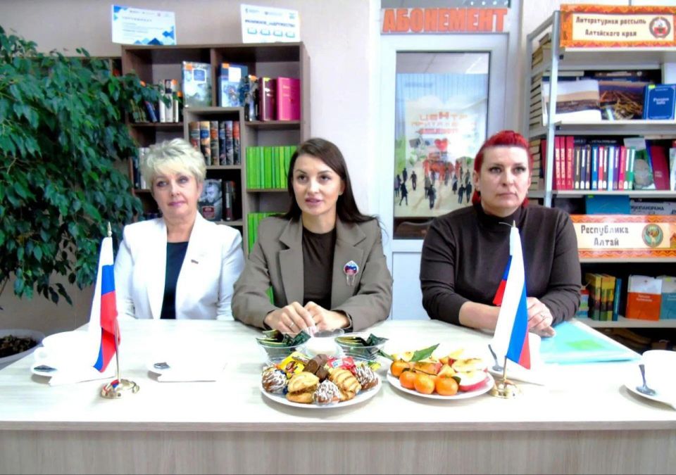 В Славяносербске прошла встреча с жёнами и мамами участников специальной военной операции В Славяносербске прошла встреча с жёнами и мамами участников специальной военной операции