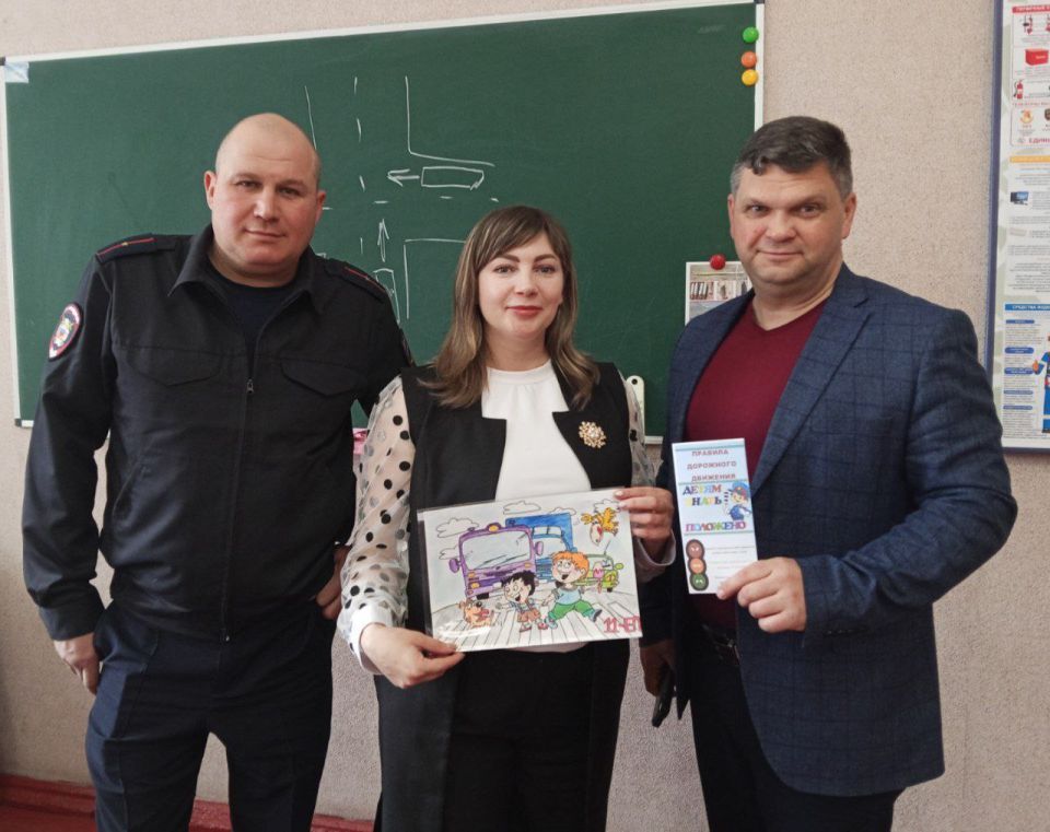 Студентам рассказали об ответственности на дороге в Брянковском колледже Студентам рассказали об ответственности на дороге в Брянковском колледже