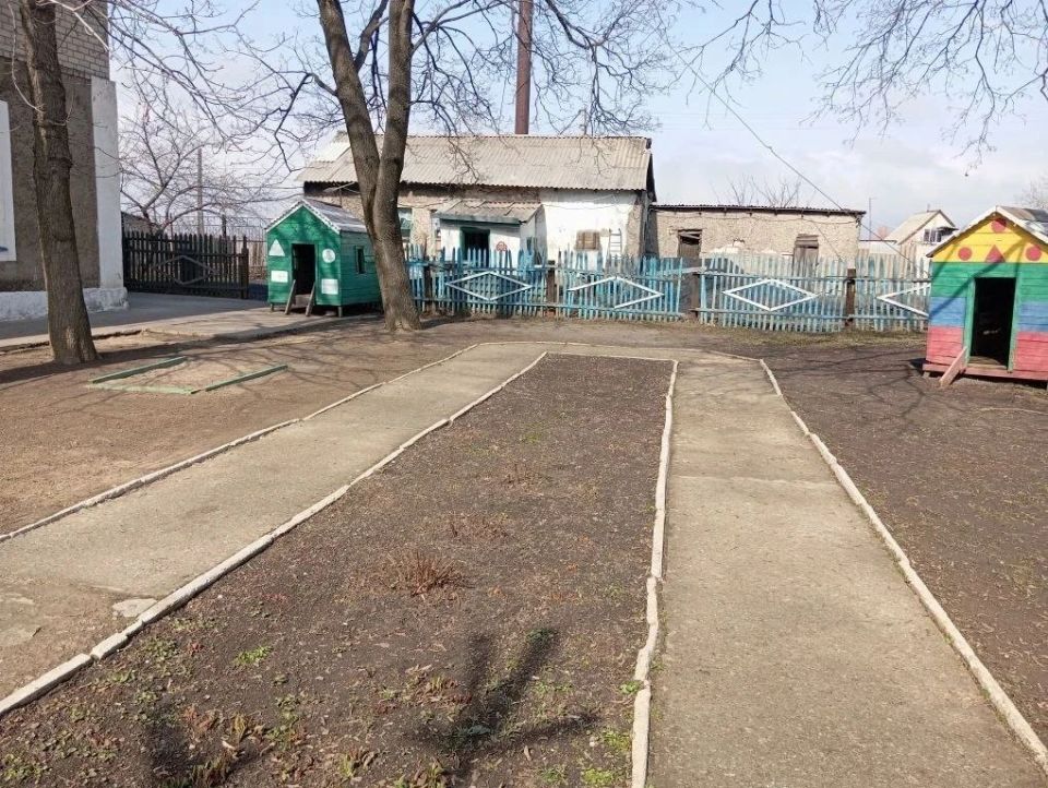 Коллективы образовательных учреждений Краснолучского городского округа принимают активное участие в традиционной весенней уборке подведомственных территорий Коллективы образовательных учреждений Краснолучского городского округа принимают активное участие в традиционной весенней уборке подведомственных территорий