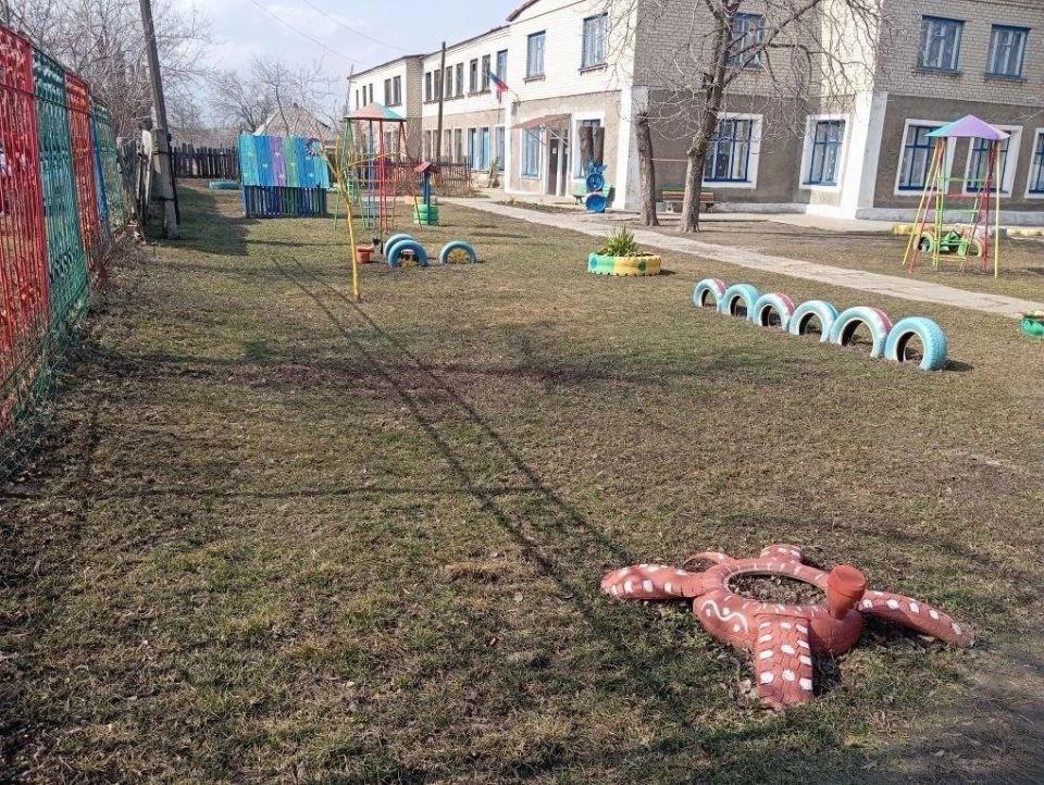 Коллективы образовательных учреждений Краснолучского городского округа принимают активное участие в традиционной весенней уборке подведомственных территорий Коллективы образовательных учреждений Краснолучского городского округа принимают активное участие в традиционной весенней уборке подведомственных территорий